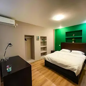  Appartamento Cool Flat With Hot Tub In The Old Town Romania